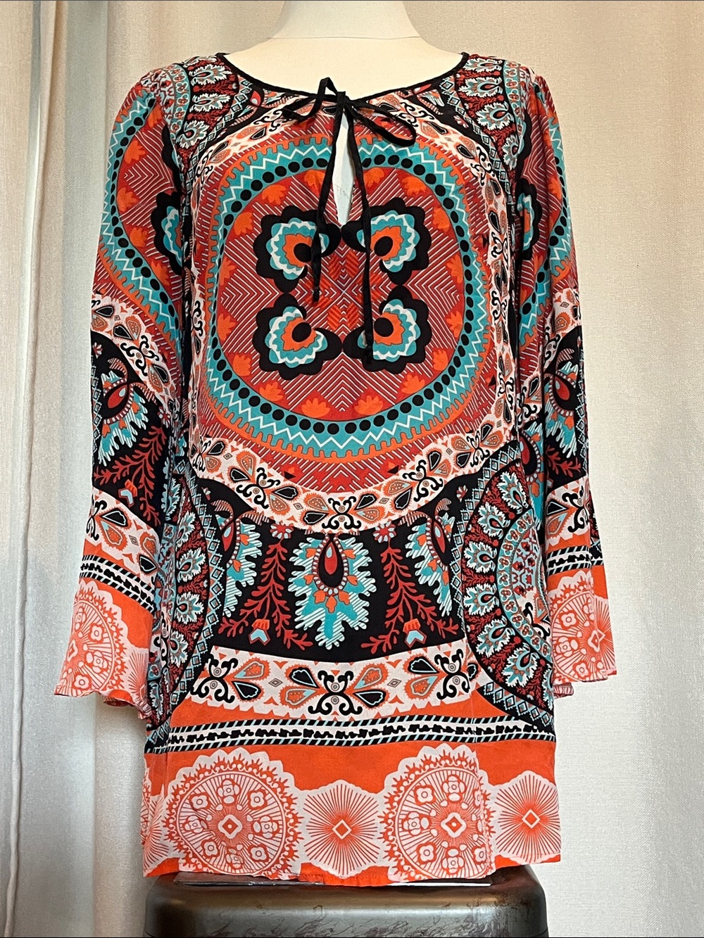100% Silk Beautiful Mandala Patterned Blouse Excellent Condition